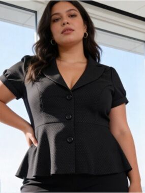 Women’s Blazer - Black Short-Sleeve Notched Collar Blazer
